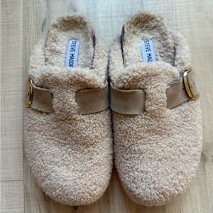 Steve Madden cuddle Clog